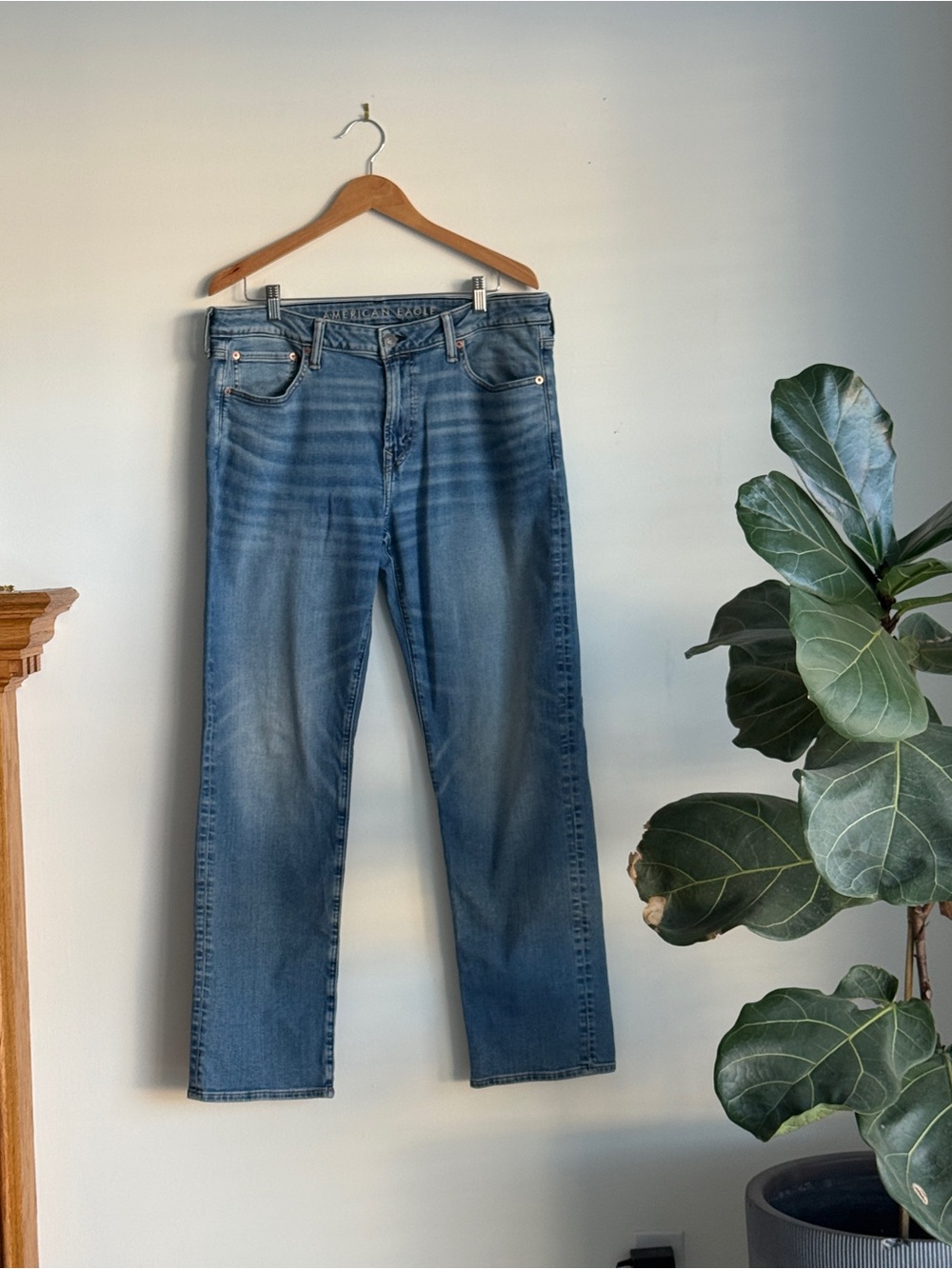 American Eagle Outfitters Faded Blue Straight Jeans